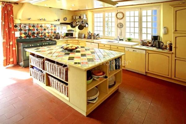 Maison d hote de 303 m²