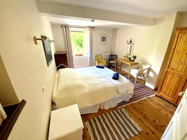 Maison d hote de 303 m²