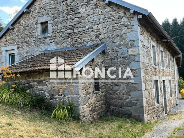 Location Maison 6 pièces 101 m² - LIEU DIT DEBARDONNET St Nicolas Des Biefs 03250