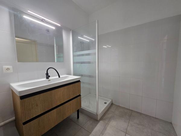 Appartement Robion 2 pièce(s) 46.65 m2 avec jardin et garage