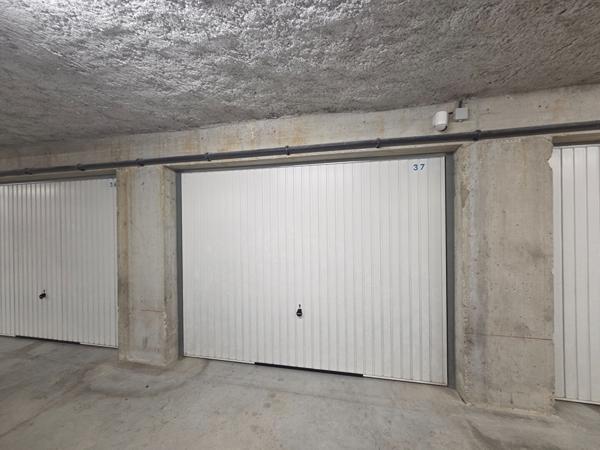 Appartement Robion 2 pièce(s) 46.65 m2 avec jardin et garage