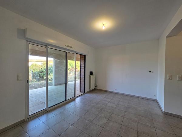 Appartement Robion 2 pièce(s) 46.65 m2 avec jardin et garage