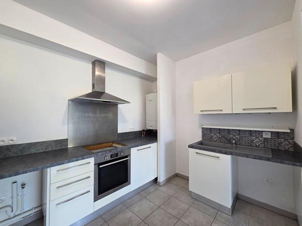 Appartement Robion 2 pièce(s) 46.65 m2 avec jardin et garage