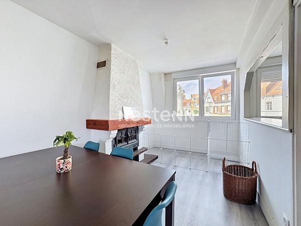 Investissement Place Voltaire - Logement loué + local commercial