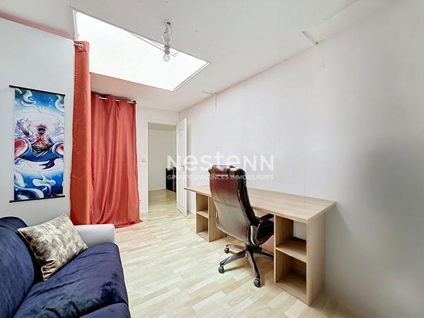 Investissement Place Voltaire - Logement loué + local commercial