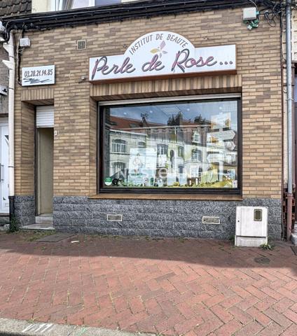 Investissement Place Voltaire - Logement loué + local commercial