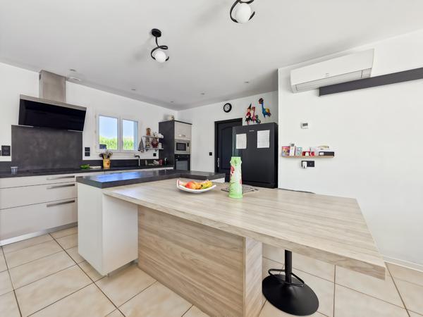 Maison
         7 pièces
        - 129 m² 320 000 € *