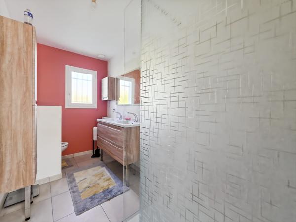 Maison
         7 pièces
        - 129 m² 320 000 € *