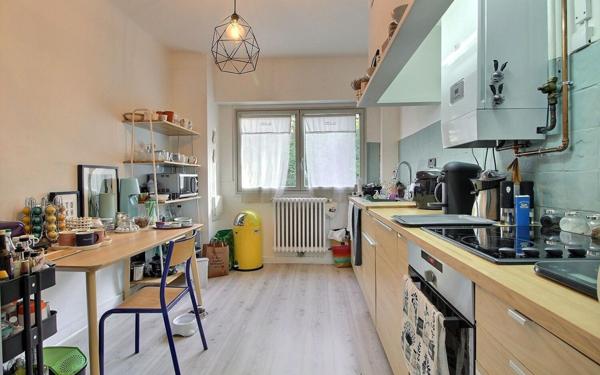 Appartement à vendre    3 pièces • 99 m2 Marseille 12