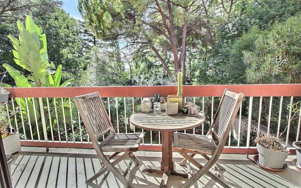 Appartement à vendre    3 pièces • 99 m2 Marseille 12