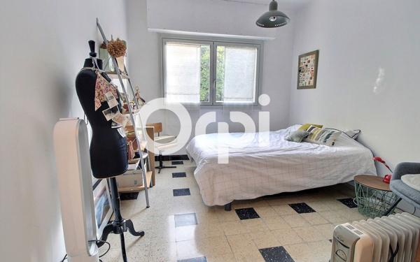 Appartement à vendre    3 pièces • 99 m2 Marseille 12