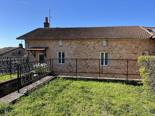 Maison en pierres entièrement rénovée dans village historique Capdenac