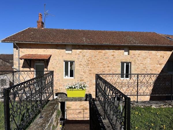 Maison en pierres entièrement rénovée dans village historique Capdenac