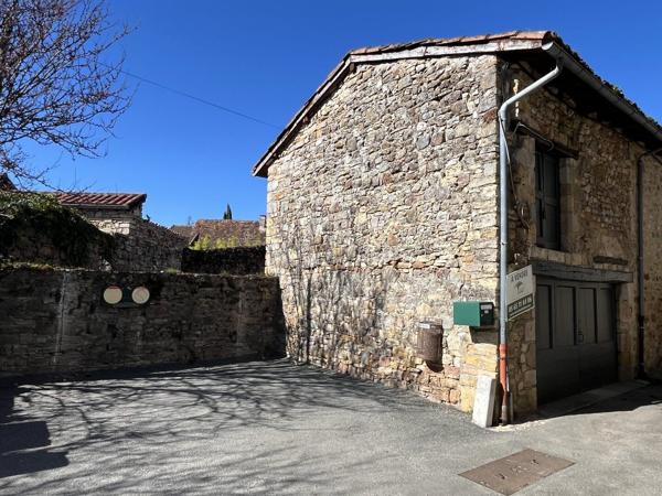 Maison en pierres entièrement rénovée dans village historique Capdenac