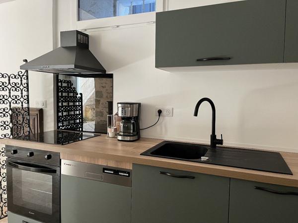 Maison en pierres entièrement rénovée dans village historique Capdenac