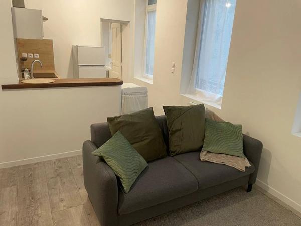 Location                                                      Appartement
                        
                     3 pièces                      45 m2                     à Saint-Quentin