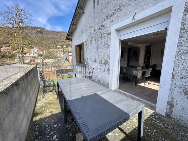 Saint-Affrique (12400) Maison 6 pièces rénovée – 108 m² habitables – Terrain 667 m² – Quartier calme