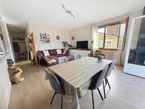 Saint-Affrique (12400) Maison 6 pièces rénovée – 108 m² habitables – Terrain 667 m² – Quartier calme