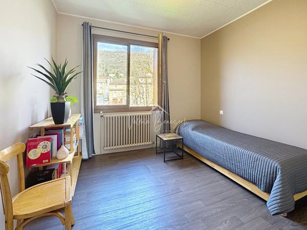 Saint-Affrique (12400) Maison 6 pièces rénovée – 108 m² habitables – Terrain 667 m² – Quartier calme