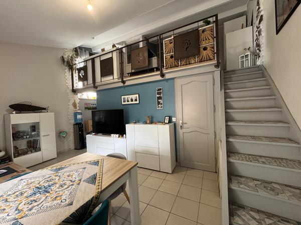 Au coeur du village charmant T2 en duplex de 52,70 m² (dont 46.70 m² en loi Carrez)