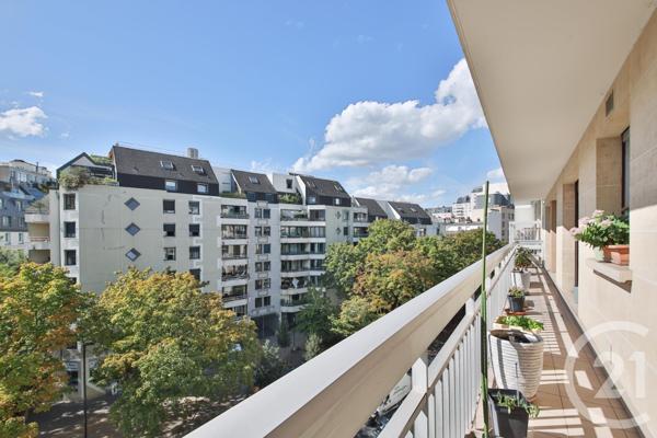 Appartement à vendre  6 pièces - 144,22 m2 PARIS - 75015