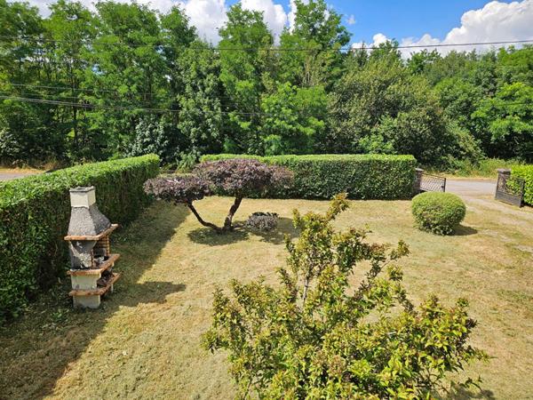 Fougerolles-Saint-Valbert - Maison individuelle F4 de 100 m² avec dépendance et terrain de 1 156 m²