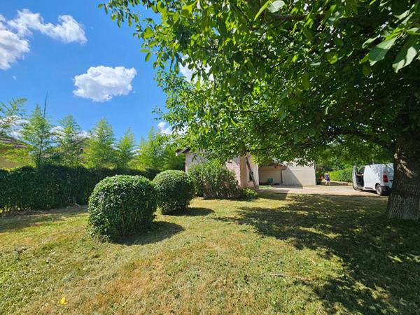 Fougerolles-Saint-Valbert - Maison individuelle F4 de 100 m² avec dépendance et terrain de 1 156 m²
