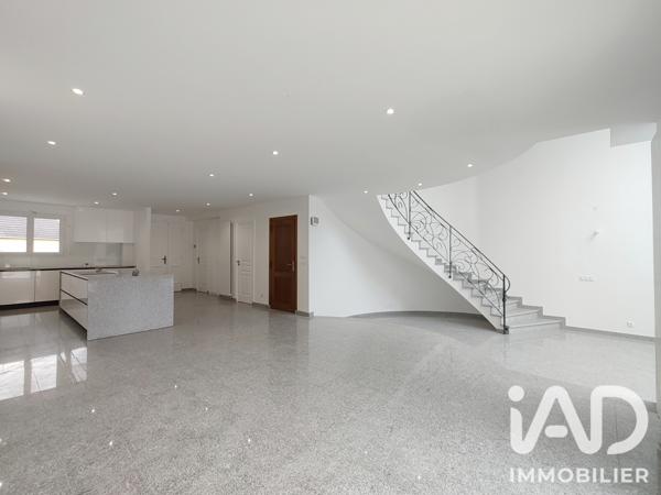 Maison à vendre 9 pièces 214 m² Claye-Souilly