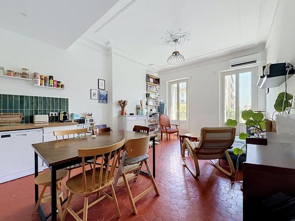 Superbe appartement 4 pièces lumineux à vendre à Marseille - Le Camas - Garage - Cave - Chambre de service
