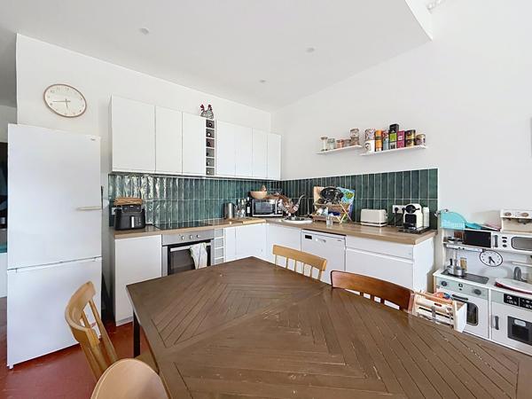 Superbe appartement 4 pièces lumineux à vendre à Marseille - Le Camas - Garage - Cave - Chambre de service