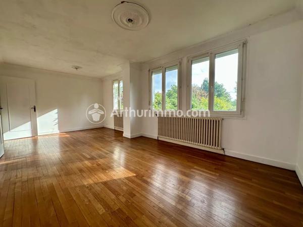 Vente                                                      Maison
                        
                     4 pièces                      109 m2                     à Saint-Astier
