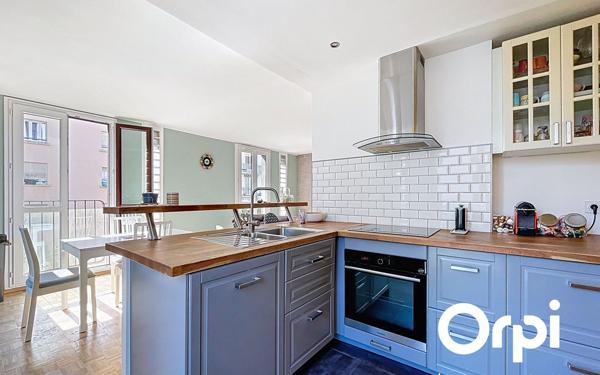 Appartement à vendre    3 pièces • 72,49 m2 Villeurbanne