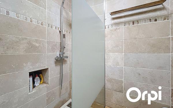 Appartement à vendre    3 pièces • 72,49 m2 Villeurbanne