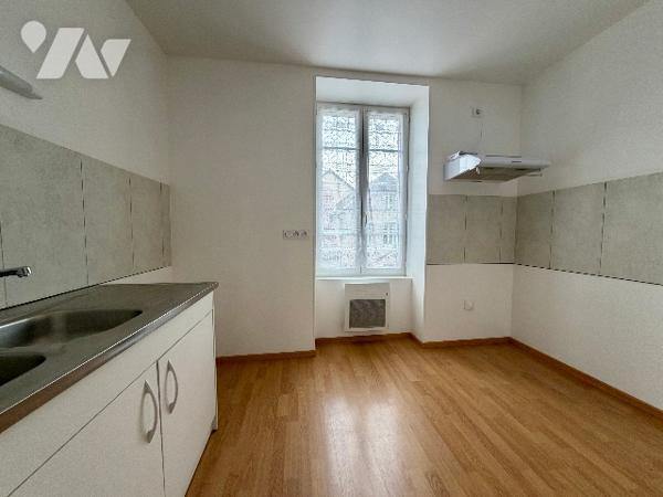 Immeuble de rapport à vendre – Centre-ville de Felletin.