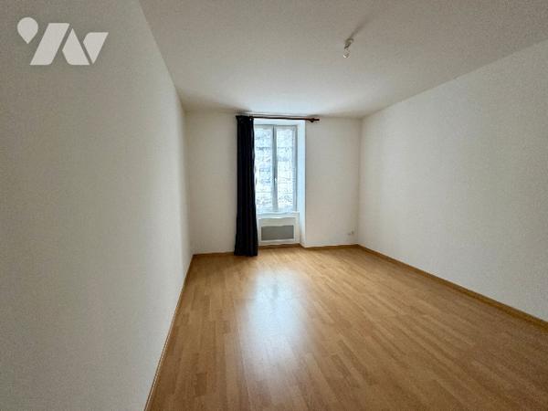 Immeuble de rapport à vendre – Centre-ville de Felletin.