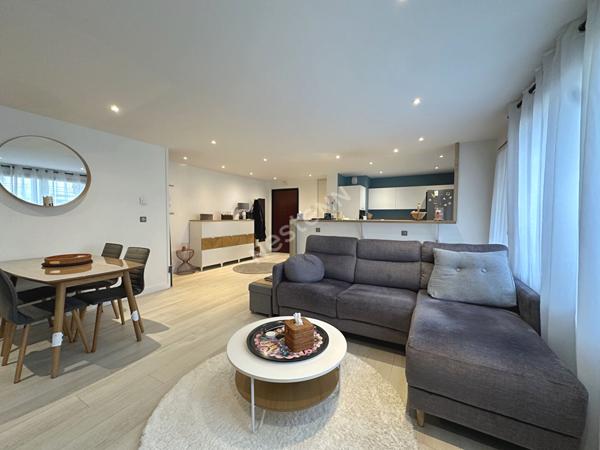 Appartement Villeurbanne 69100 Limite Lyon 6, Bellecombe, GARAGE COMPRIS, 3 pièces, 76 m2, balcon