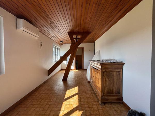 Superbe maison rénovée en pierre de taille à Poilly-lez-Gien  8 pièces, 5 chambres