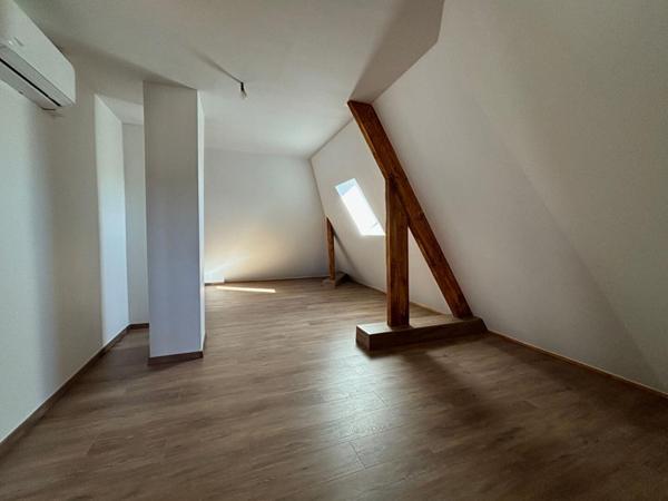 Superbe maison rénovée en pierre de taille à Poilly-lez-Gien  8 pièces, 5 chambres