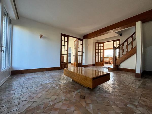 Superbe maison rénovée en pierre de taille à Poilly-lez-Gien  8 pièces, 5 chambres