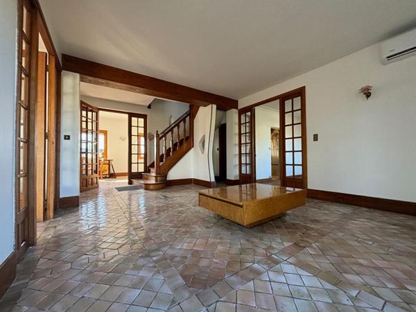 Superbe maison rénovée en pierre de taille à Poilly-lez-Gien  8 pièces, 5 chambres