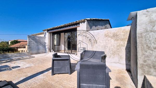 Cheval-Blanc (84460) Mas en pierre rénové sur un hectare avec vue sur le Luberon – Cheval-Blanc