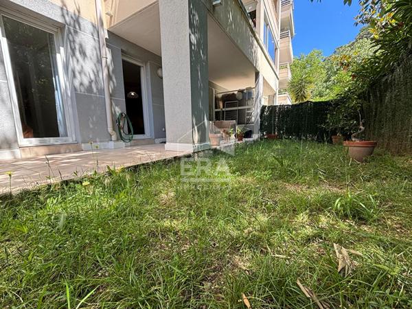 Superbe Deux pièces en rez de jardin avec parking