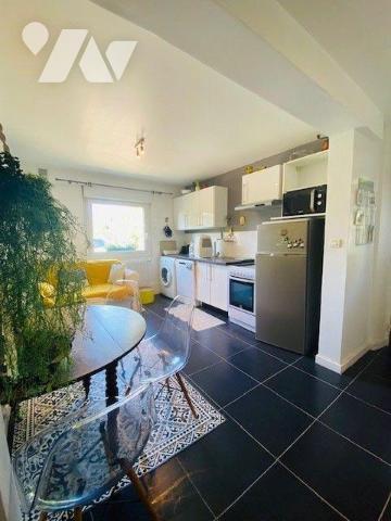  A vendre à Perros-Guirec (22700) en Côtes-d'Armor (22), charmante maison rénovée d'une surface...