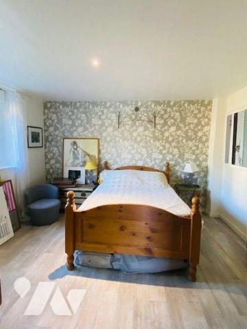  A vendre à Perros-Guirec (22700) en Côtes-d'Armor (22), charmante maison rénovée d'une surface...