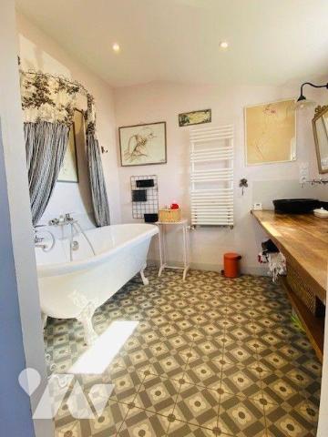  A vendre à Perros-Guirec (22700) en Côtes-d'Armor (22), charmante maison rénovée d'une surface...