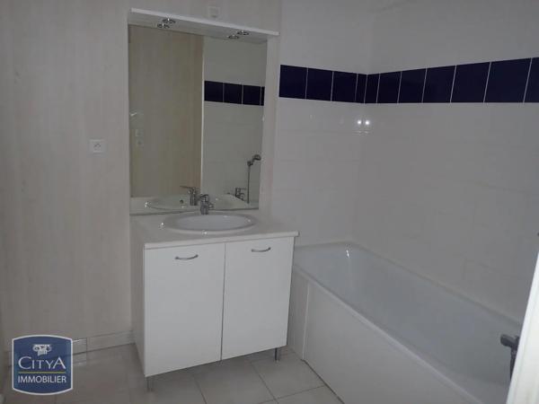 Appartement à louer 4 pièces 67m² Grand-Charmont (25200)