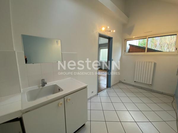 Nestenn Igny, maison individuelle familiale de 170m2 secteur Saclay Val D'Albian proche commerces et des axes routiers A6/A10/N118/A86, RER C/V et du plateau de Saclay et Vélizy, proche écoles et HEC ? Fort potentiel locatif pour investisseur.