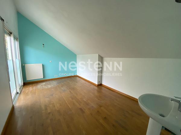 Nestenn Igny, maison individuelle familiale de 170m2 secteur Saclay Val D'Albian proche commerces et des axes routiers A6/A10/N118/A86, RER C/V et du plateau de Saclay et Vélizy, proche écoles et HEC ? Fort potentiel locatif pour investisseur.