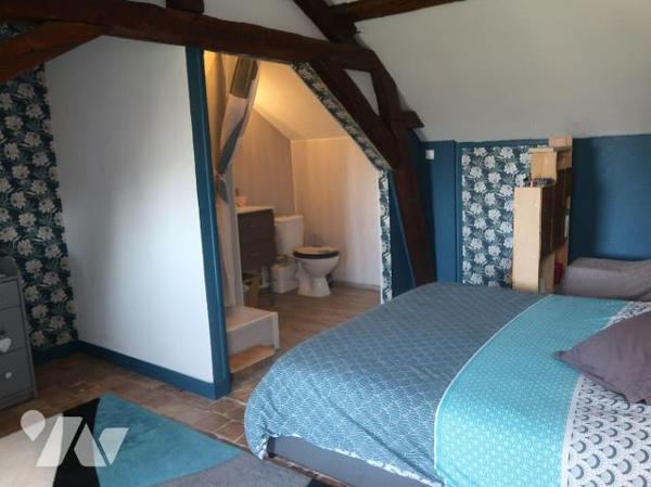 MAISON env. 60m2 hab., comprenant :
. entrée, coin-buanderie, séjour (24m2), cuisine, salle d'...