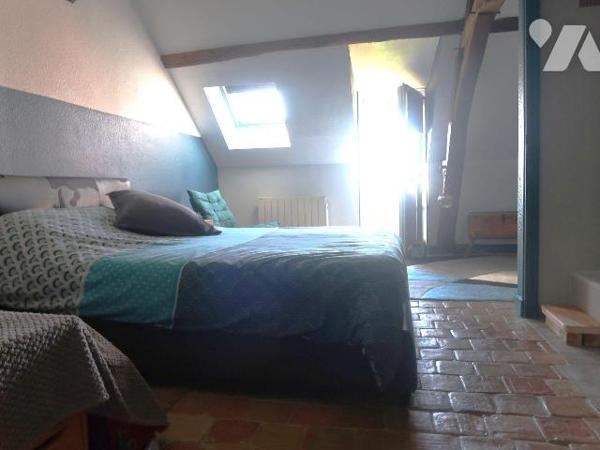 MAISON env. 60m2 hab., comprenant :
. entrée, coin-buanderie, séjour (24m2), cuisine, salle d'...